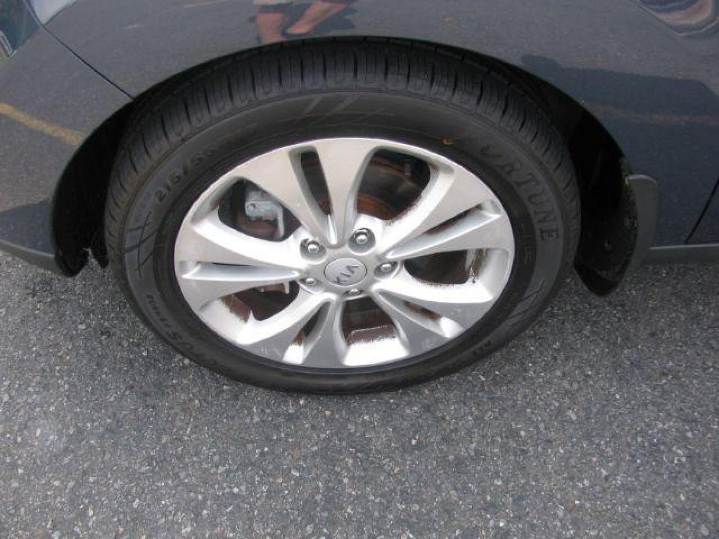 2016 Gray Kia Soul + (KNDJP3A52G7) with an 2.0L L4 DOHC 16V engine, 6-Speed Automatic transmission, located at 2443 Albert Pike, Hot Springs, AR, 71913, (501) 623-6255, 34.492222, -93.109993 - Photo#6