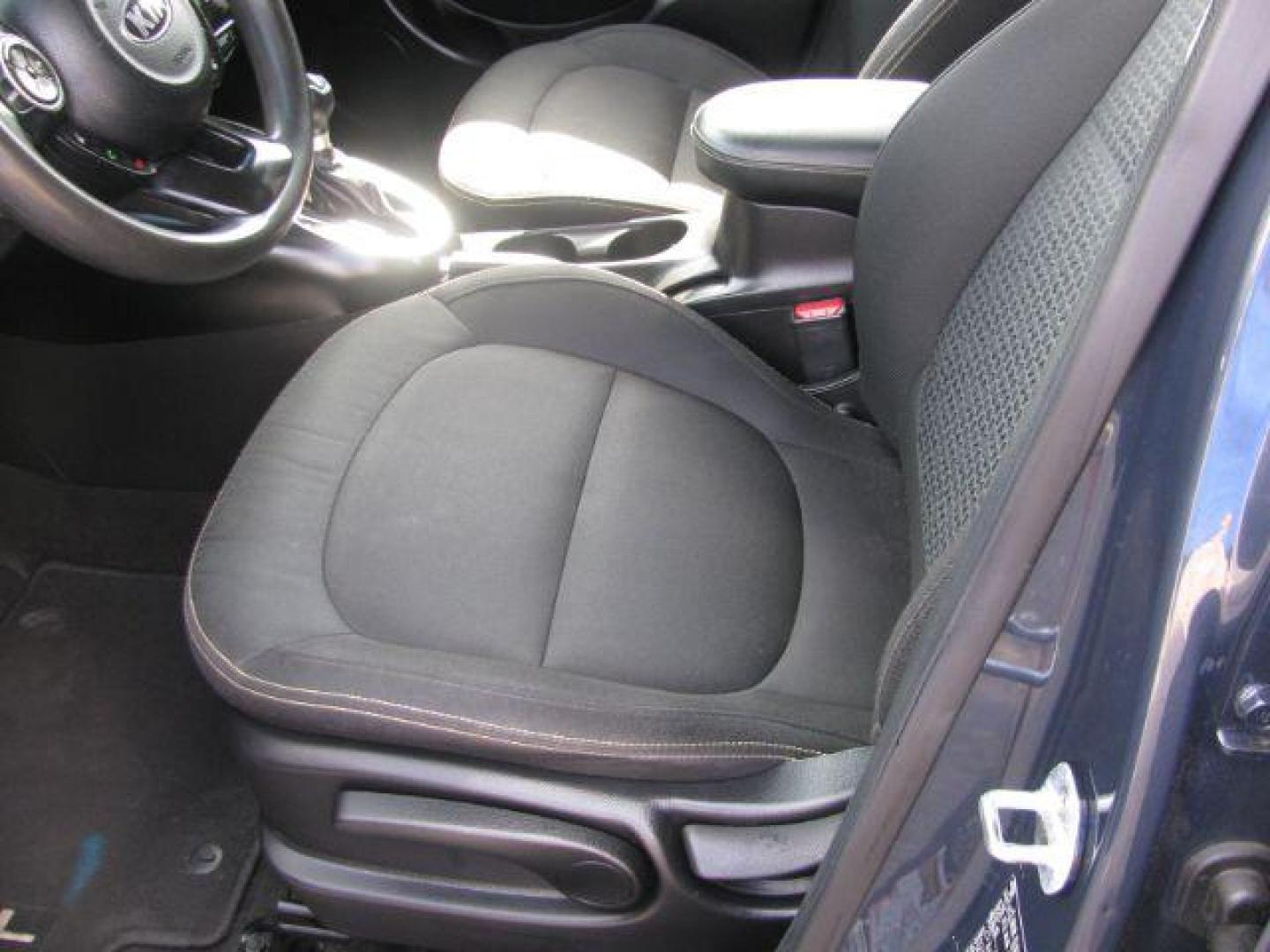2016 Gray Kia Soul + (KNDJP3A52G7) with an 2.0L L4 DOHC 16V engine, 6-Speed Automatic transmission, located at 2443 Albert Pike, Hot Springs, AR, 71913, (501) 623-6255, 34.492222, -93.109993 - Photo#8