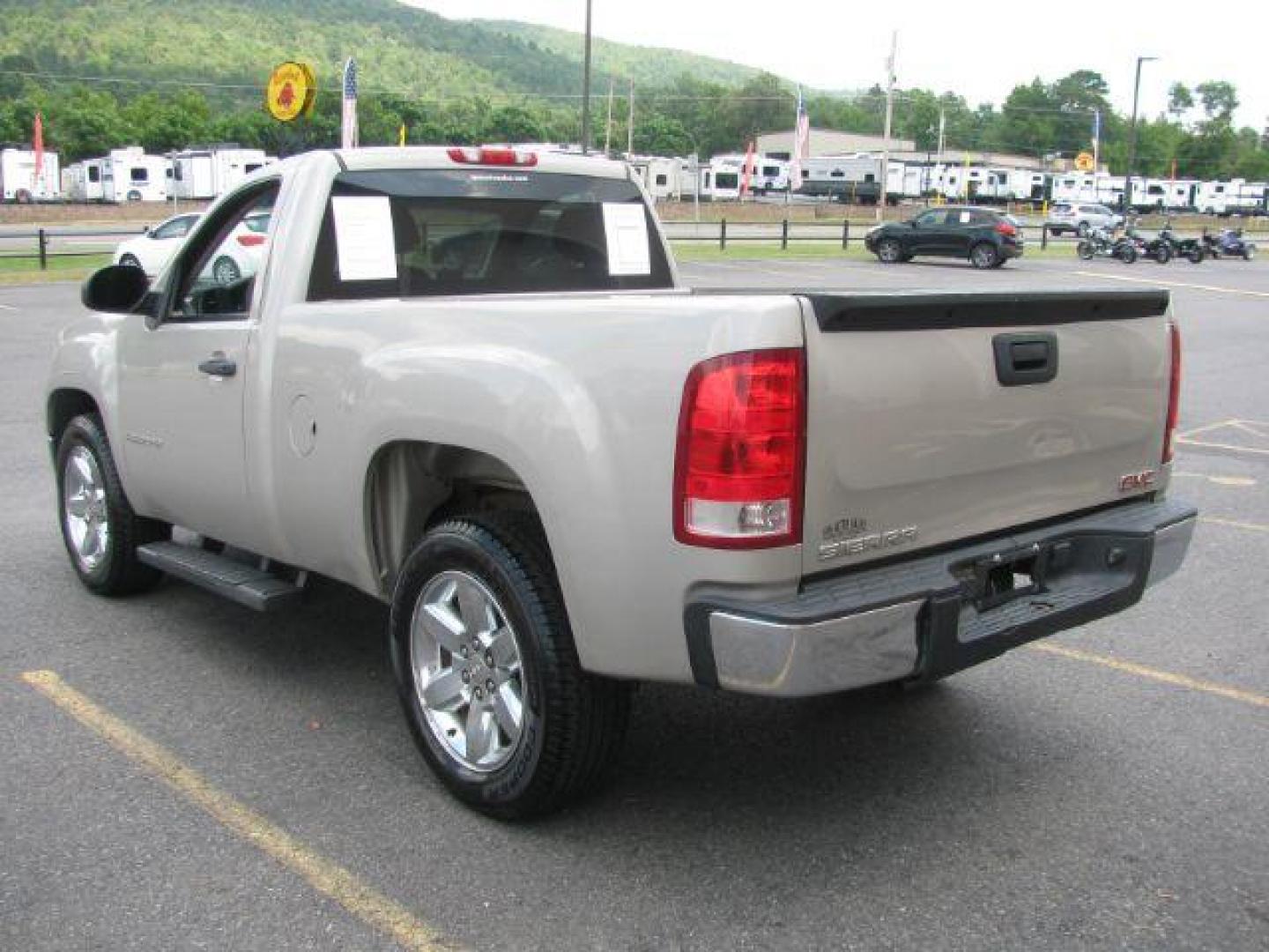 2009 Gray GMC Sierra 1500 Work Truck Std. Box 2WD (1GTEC14XX9Z) with an 4.3L V6 OHV 12V engine, 4-Speed Automatic transmission, located at 2443 Albert Pike, Hot Springs, AR, 71913, (501) 623-6255, 34.492222, -93.109993 - Photo#2