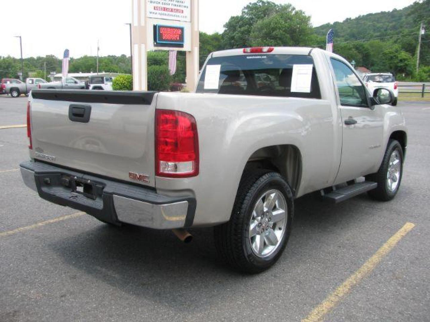 2009 Gray GMC Sierra 1500 Work Truck Std. Box 2WD (1GTEC14XX9Z) with an 4.3L V6 OHV 12V engine, 4-Speed Automatic transmission, located at 2443 Albert Pike, Hot Springs, AR, 71913, (501) 623-6255, 34.492222, -93.109993 - Photo#4