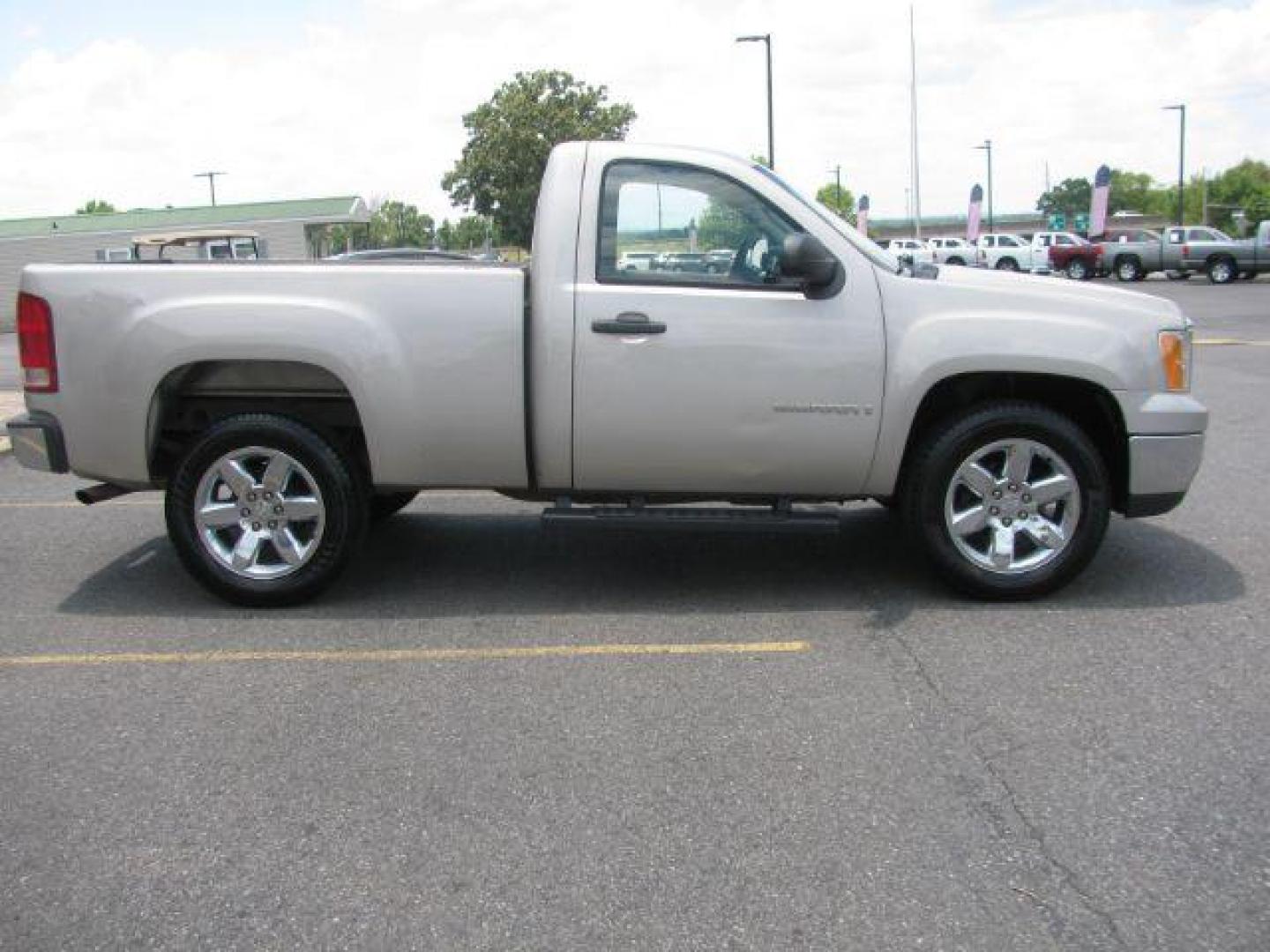 2009 Gray GMC Sierra 1500 Work Truck Std. Box 2WD (1GTEC14XX9Z) with an 4.3L V6 OHV 12V engine, 4-Speed Automatic transmission, located at 2443 Albert Pike, Hot Springs, AR, 71913, (501) 623-6255, 34.492222, -93.109993 - Photo#5