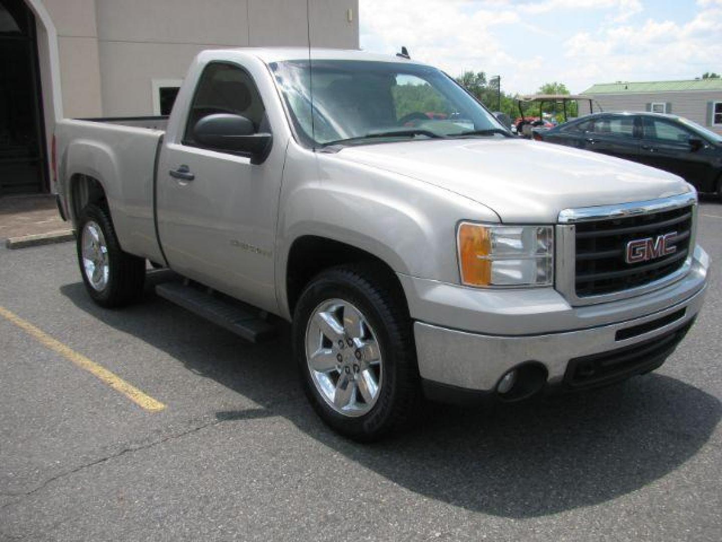 2009 Gray GMC Sierra 1500 Work Truck Std. Box 2WD (1GTEC14XX9Z) with an 4.3L V6 OHV 12V engine, 4-Speed Automatic transmission, located at 2443 Albert Pike, Hot Springs, AR, 71913, (501) 623-6255, 34.492222, -93.109993 - Photo#6