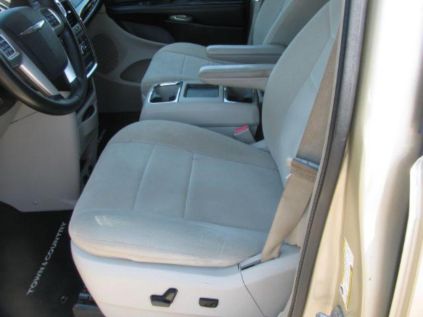 2011 Gold Chrysler Town and Country Touring (2A4RR5DG0BR) with an 3.6L V6 DOHC 24V engine, 6-Speed Automatic transmission, located at 2443 Albert Pike, Hot Springs, AR, 71913, (501) 623-6255, 34.492222, -93.109993 - Photo#8