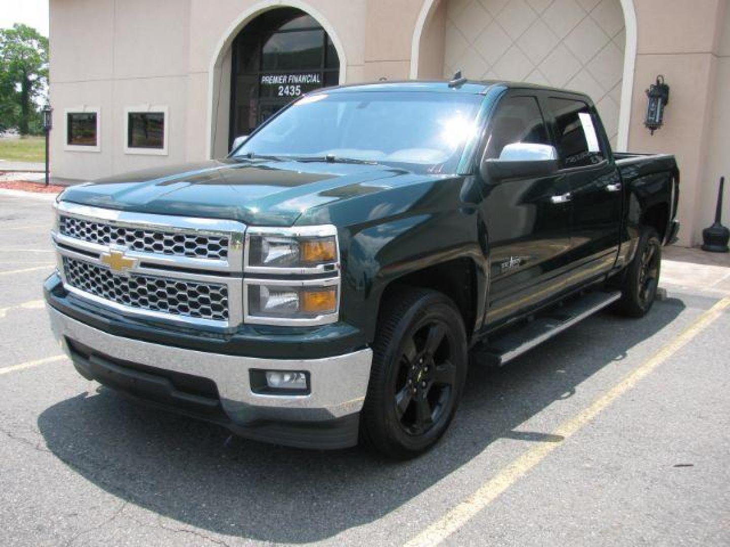 2015 Green Chevrolet Silverado 1500 LT Crew Cab 2WD (3GCPCREC4FG) with an 5.3L V8 OHV 16V engine, 6-Speed Automatic transmission, located at 2443 Albert Pike, Hot Springs, AR, 71913, (501) 623-6255, 34.492222, -93.109993 - Photo#6