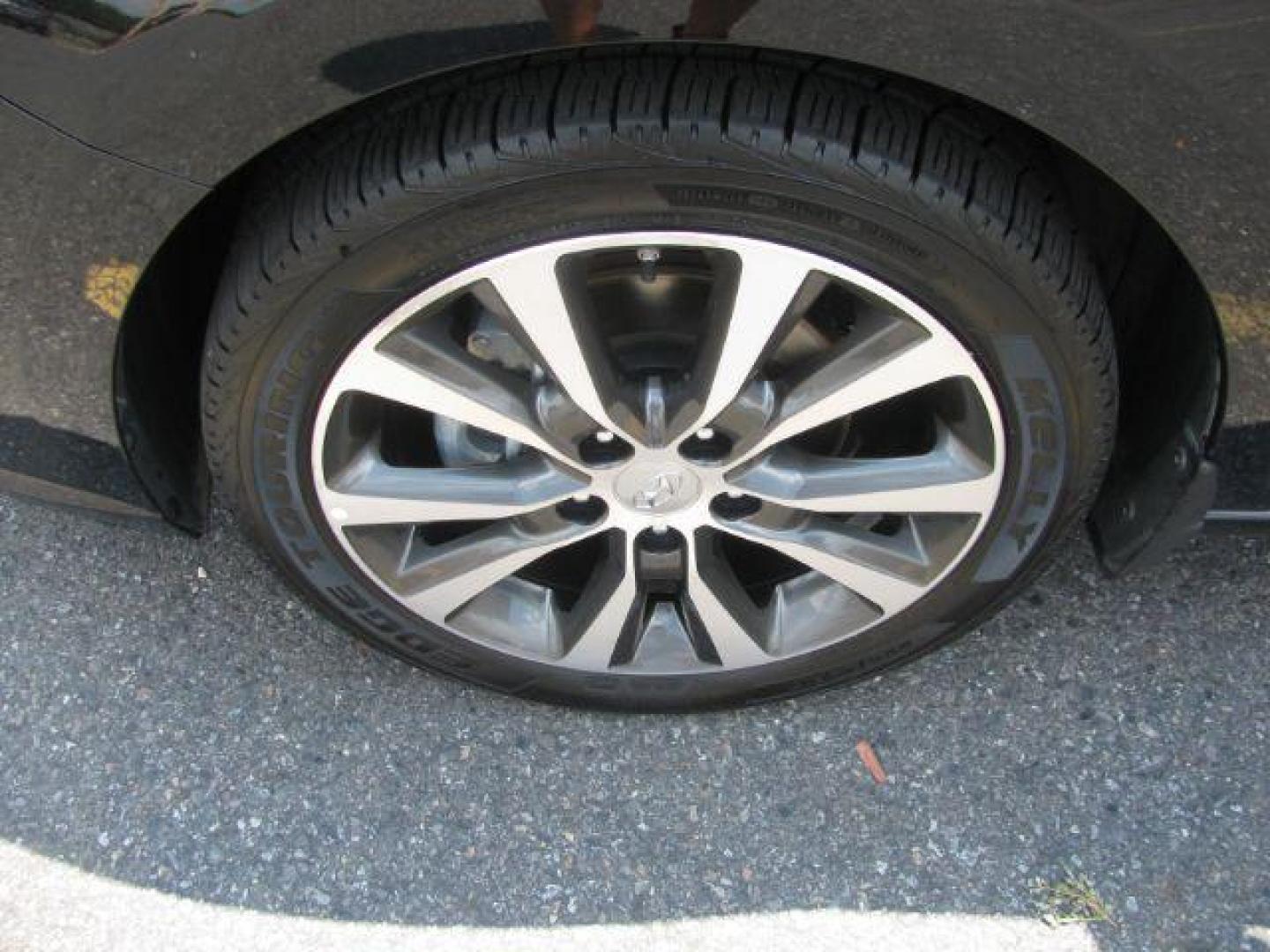 2019 Black Hyundai Elantra GT Base 6A (KMHH35LE1KU) with an 2.0L L4 16V DOHC engine, 6-Speed Automatic transmission, located at 2443 Albert Pike, Hot Springs, AR, 71913, (501) 623-6255, 34.492222, -93.109993 - Photo#6