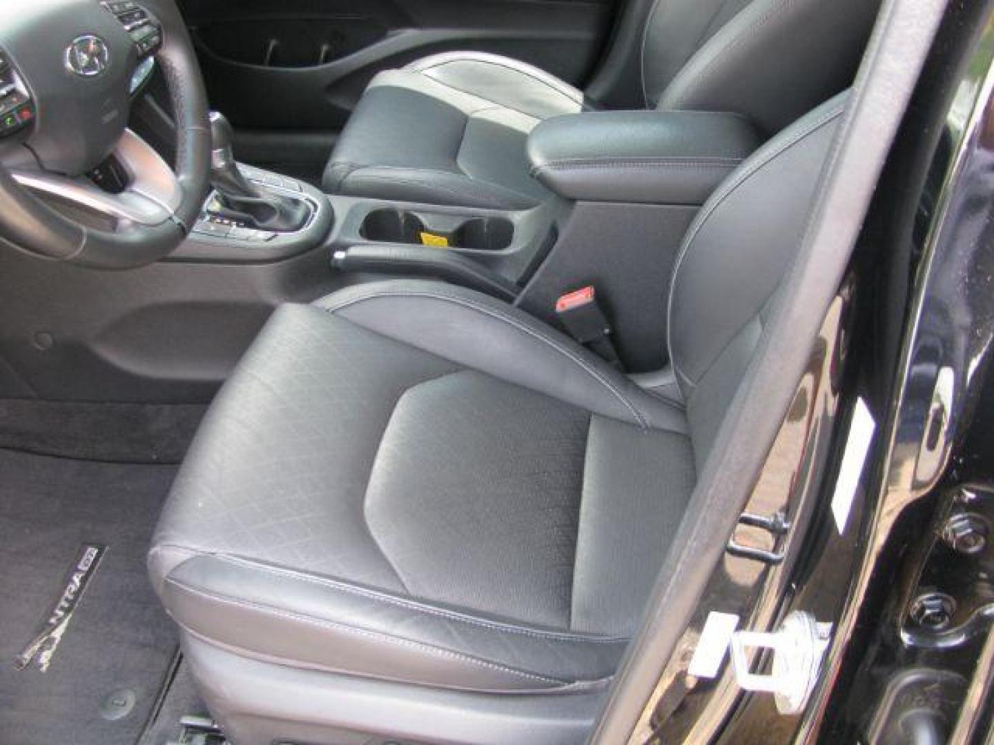 2019 Black Hyundai Elantra GT Base 6A (KMHH35LE1KU) with an 2.0L L4 16V DOHC engine, 6-Speed Automatic transmission, located at 2443 Albert Pike, Hot Springs, AR, 71913, (501) 623-6255, 34.492222, -93.109993 - Photo#8