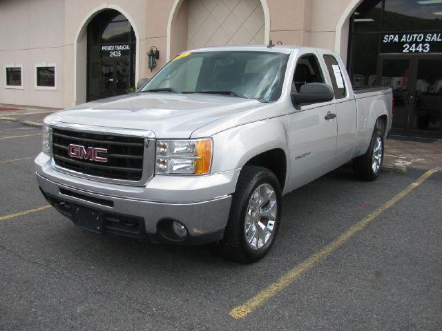 2011 Silver GMC Sierra 1500 SLE Ext. Cab 2WD (1GTR1VE02BZ) with an 5.3L V8 OHV 16V FFV engine, 6-Speed Automatic transmission, located at 2443 Albert Pike, Hot Springs, AR, 71913, (501) 623-6255, 34.492222, -93.109993 - Photo#0