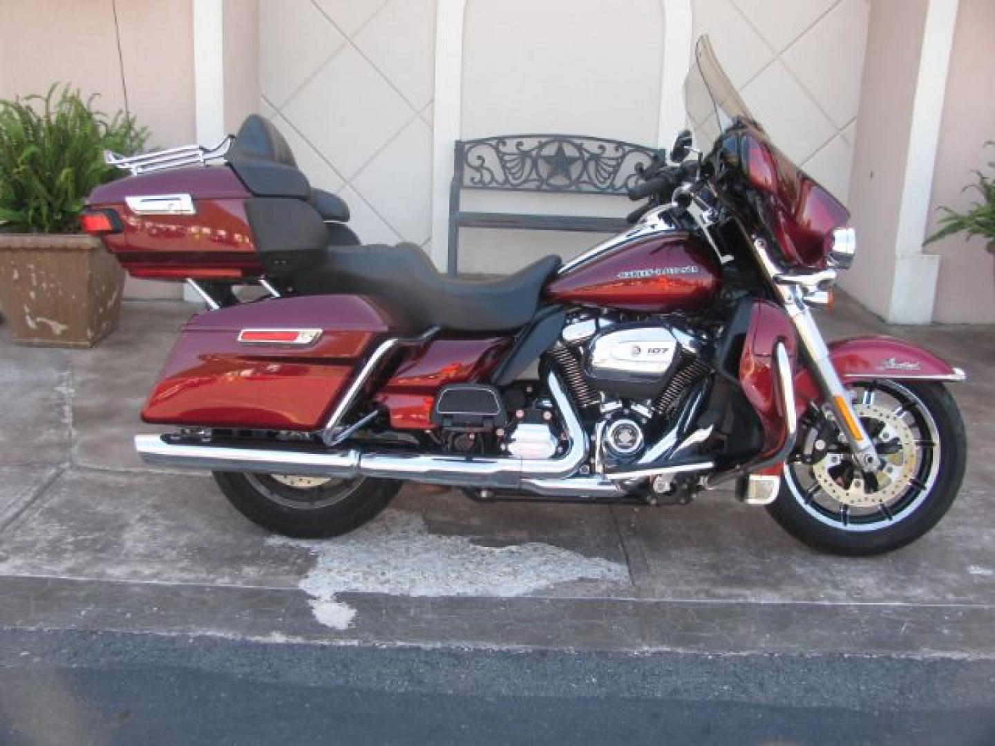 2017 Maroon Harley-Davidson FLHTK Ultra (1HD1KED16HB) with an 1750CC engine, located at 2443 Albert Pike, Hot Springs, AR, 71913, (501) 623-6255, 34.492222, -93.109993- Photo#1