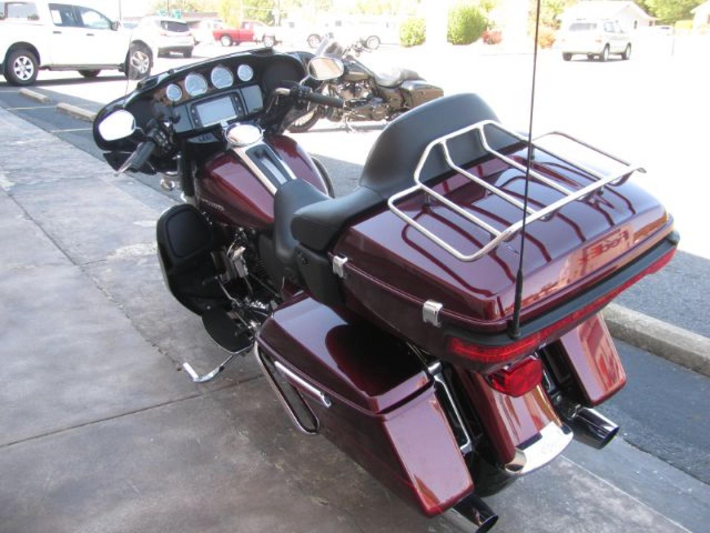 2017 Maroon Harley-Davidson FLHTK Ultra (1HD1KED16HB) with an 1750CC engine, located at 2443 Albert Pike, Hot Springs, AR, 71913, (501) 623-6255, 34.492222, -93.109993- Photo#3