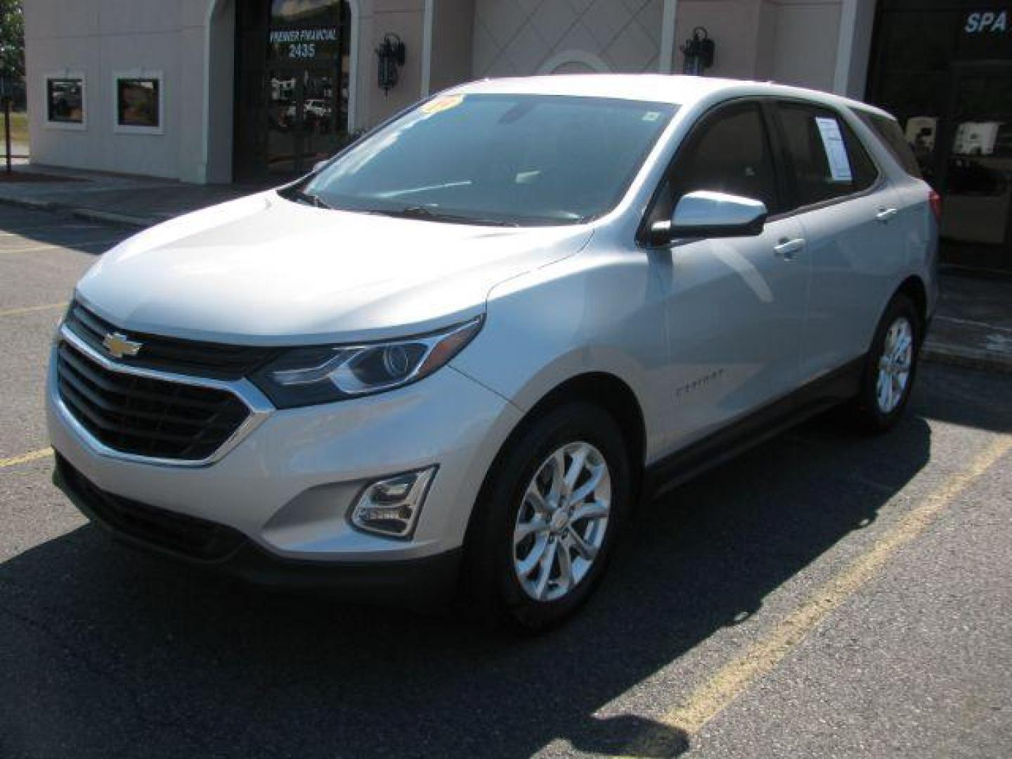 2019 Silver Chevrolet Equinox LT 1.5 2WD (2GNAXKEV2K6) with an 1.5L L4 DIR DOHC 16V TURBO engine, 6-Speed Automatic transmission, located at 2443 Albert Pike, Hot Springs, AR, 71913, (501) 623-6255, 34.492222, -93.109993 - Photo#5
