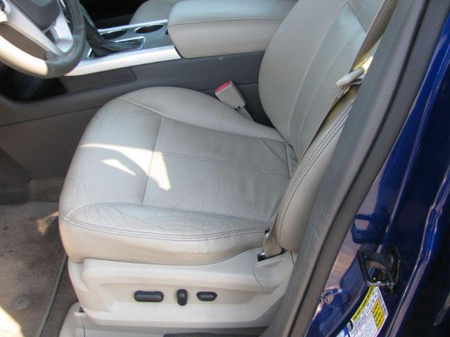 2013 Blue Ford Edge SEL FWD (2FMDK3JC1DB) with an 3.5L V6 DOHC 24V engine, 6-Speed Automatic transmission, located at 2443 Albert Pike, Hot Springs, AR, 71913, (501) 623-6255, 34.492222, -93.109993 - Photo#8