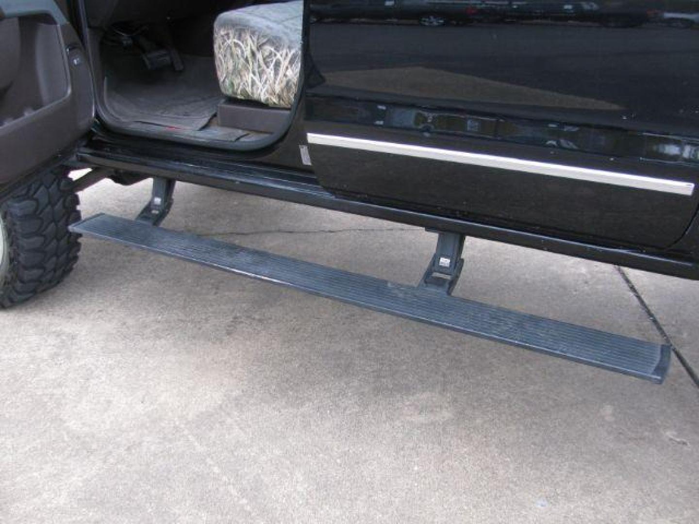 2014 Black Chevrolet Silverado 1500 1LZ Crew Cab 4WD (3GCUKSEC4EG) with an 5.3L V8 OHV 16V engine, 6-Speed Automatic transmission, located at 2443 Albert Pike, Hot Springs, AR, 71913, (501) 623-6255, 34.492222, -93.109993 - Photo#7