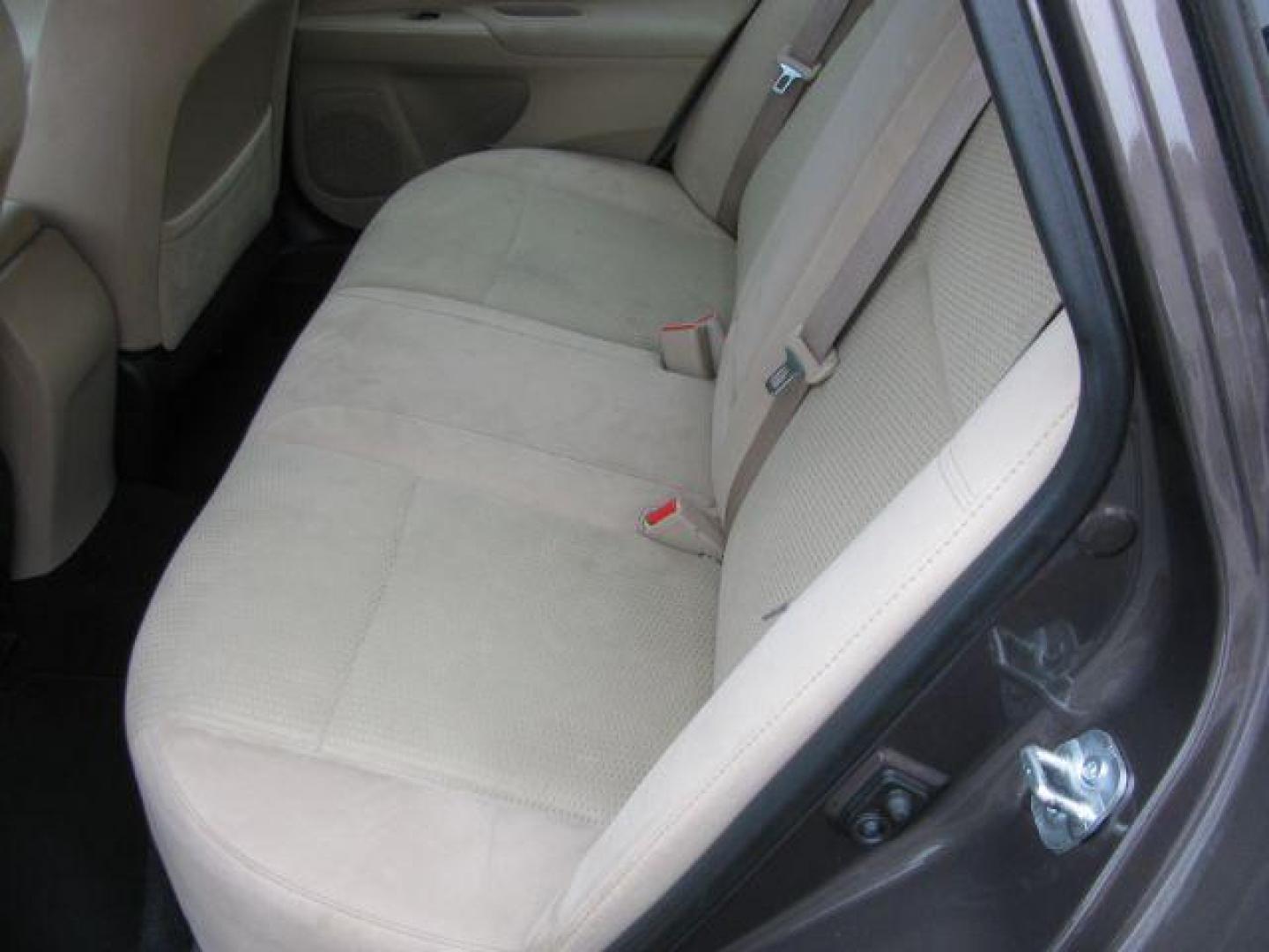 2015 Tan Nissan Altima 2.5 (1N4AL3AP2FN) with an 2.5L L4 DOHC 16V engine, Continuously Variable Transmission transmission, located at 2443 Albert Pike, Hot Springs, AR, 71913, (501) 623-6255, 34.492222, -93.109993 - Photo#7