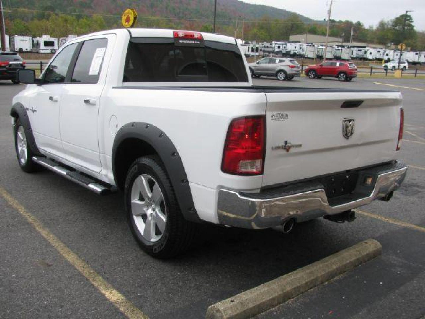 2012 White RAM 1500 SLT Crew Cab 2WD (1C6RD6LT0CS) with an 5.7L V8 OHV 16V engine, 6-Speed Automatic transmission, located at 2443 Albert Pike, Hot Springs, AR, 71913, (501) 623-6255, 34.492222, -93.109993 - Photo#2