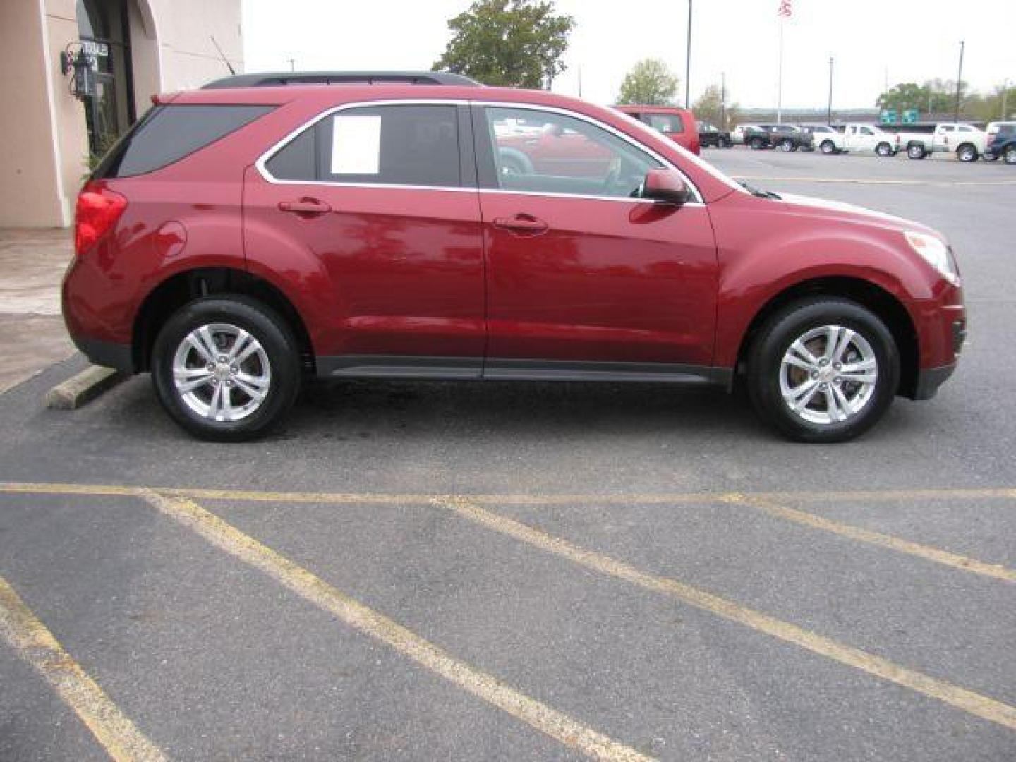 2011 Maroon Chevrolet Equinox 1LT 2WD (2CNALDEC2B6) with an 2.4L L4 DOHC 16V engine, 6-Speed Automatic transmission, located at 2443 Albert Pike, Hot Springs, AR, 71913, (501) 623-6255, 34.492222, -93.109993 - Photo#4