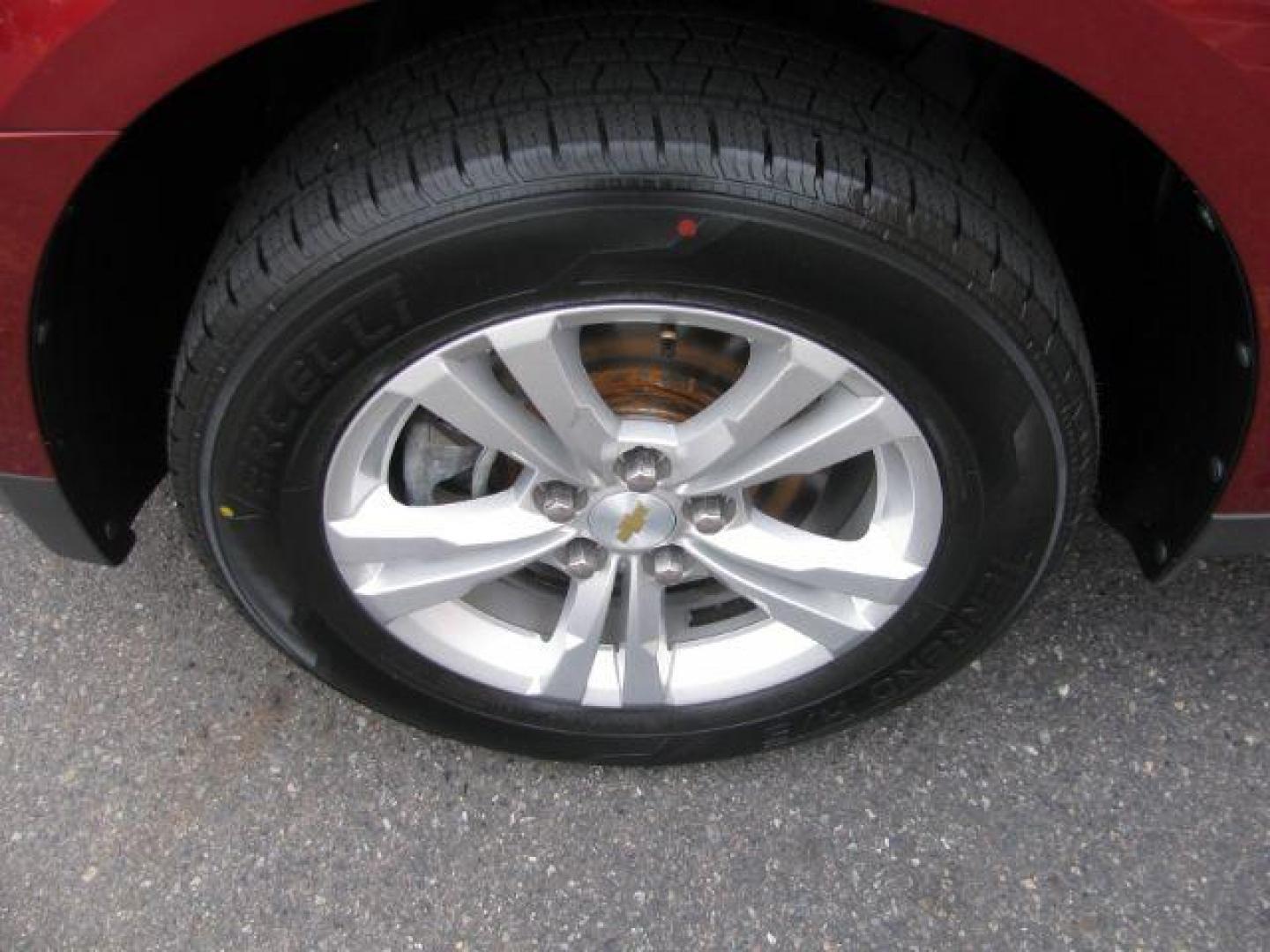 2011 Maroon Chevrolet Equinox 1LT 2WD (2CNALDEC2B6) with an 2.4L L4 DOHC 16V engine, 6-Speed Automatic transmission, located at 2443 Albert Pike, Hot Springs, AR, 71913, (501) 623-6255, 34.492222, -93.109993 - Photo#6