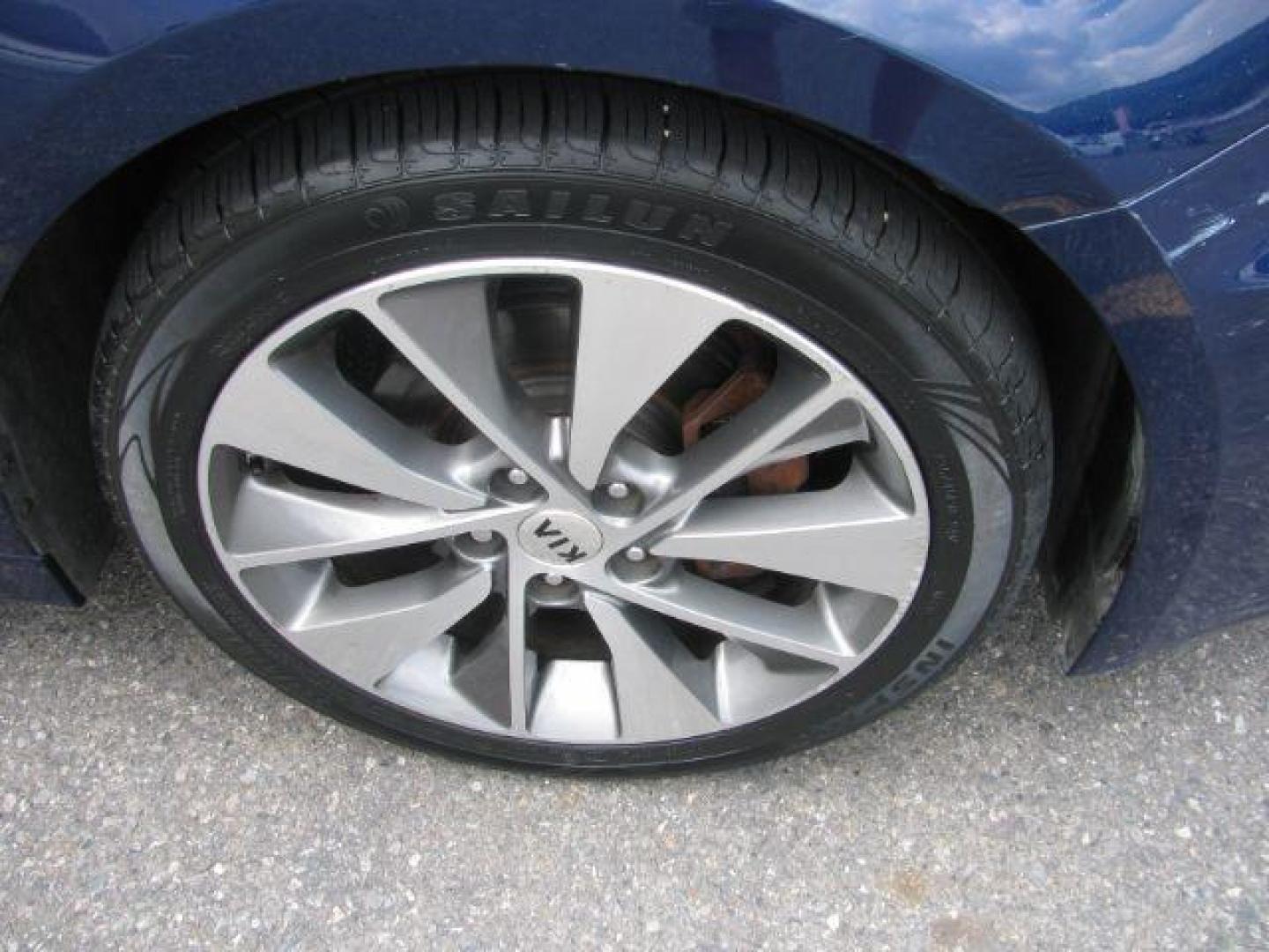 2019 Blue Kia Optima LX (5XXGT4L3XKG) with an 2.4L L4 DOHC 16V engine, 6-Speed Automatic transmission, located at 2443 Albert Pike, Hot Springs, AR, 71913, (501) 623-6255, 34.492222, -93.109993 - Photo#6