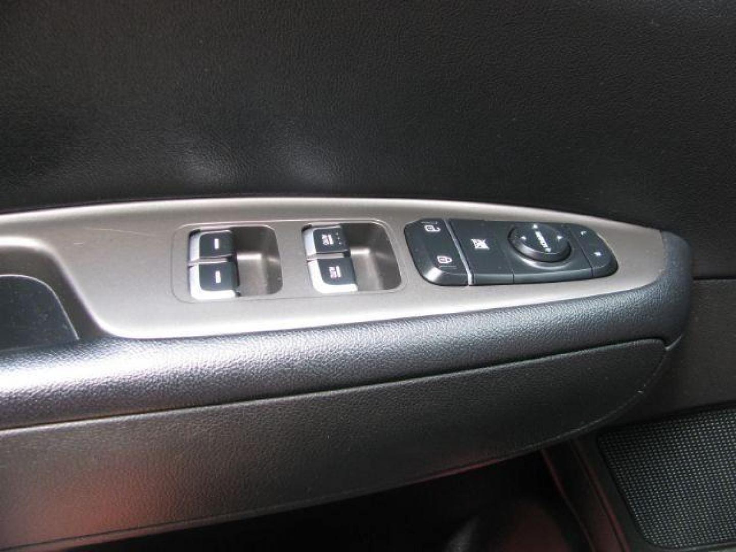 2019 Blue Kia Optima LX (5XXGT4L3XKG) with an 2.4L L4 DOHC 16V engine, 6-Speed Automatic transmission, located at 2443 Albert Pike, Hot Springs, AR, 71913, (501) 623-6255, 34.492222, -93.109993 - Photo#10