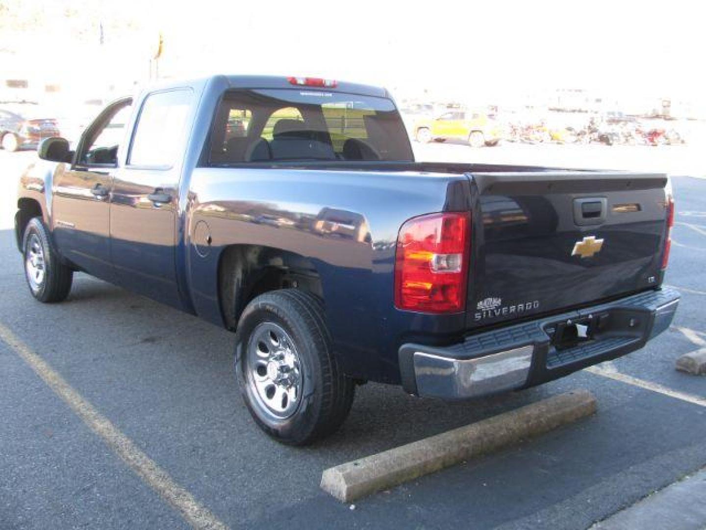 2012 Blue Chevrolet Silverado 1500 LS Crew Cab Short Box 2WD (3GCPCREA9CG) with an 4.8L V8 OHV 16V engine, 6-Speed Automatic transmission, located at 2443 Albert Pike, Hot Springs, AR, 71913, (501) 623-6255, 34.492222, -93.109993 - Photo#2
