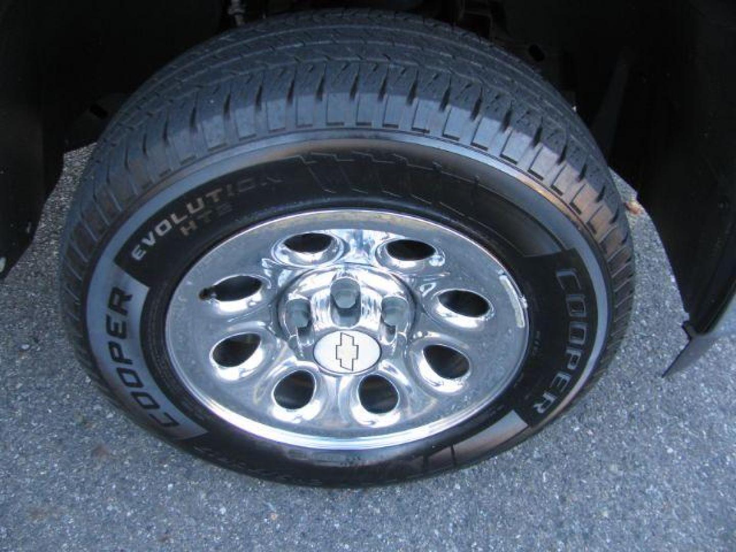 2012 Blue Chevrolet Silverado 1500 LS Crew Cab Short Box 2WD (3GCPCREA9CG) with an 4.8L V8 OHV 16V engine, 6-Speed Automatic transmission, located at 2443 Albert Pike, Hot Springs, AR, 71913, (501) 623-6255, 34.492222, -93.109993 - Photo#7