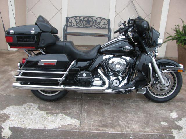 2013 Black Harley-Davidson FLHTCU103 Ultra (1HD1FCM19DB) with an 1690CC engine, Manual transmission, located at 2443 Albert Pike, Hot Springs, AR, 71913, (501) 623-6255, 34.492222, -93.109993 - Photo#0