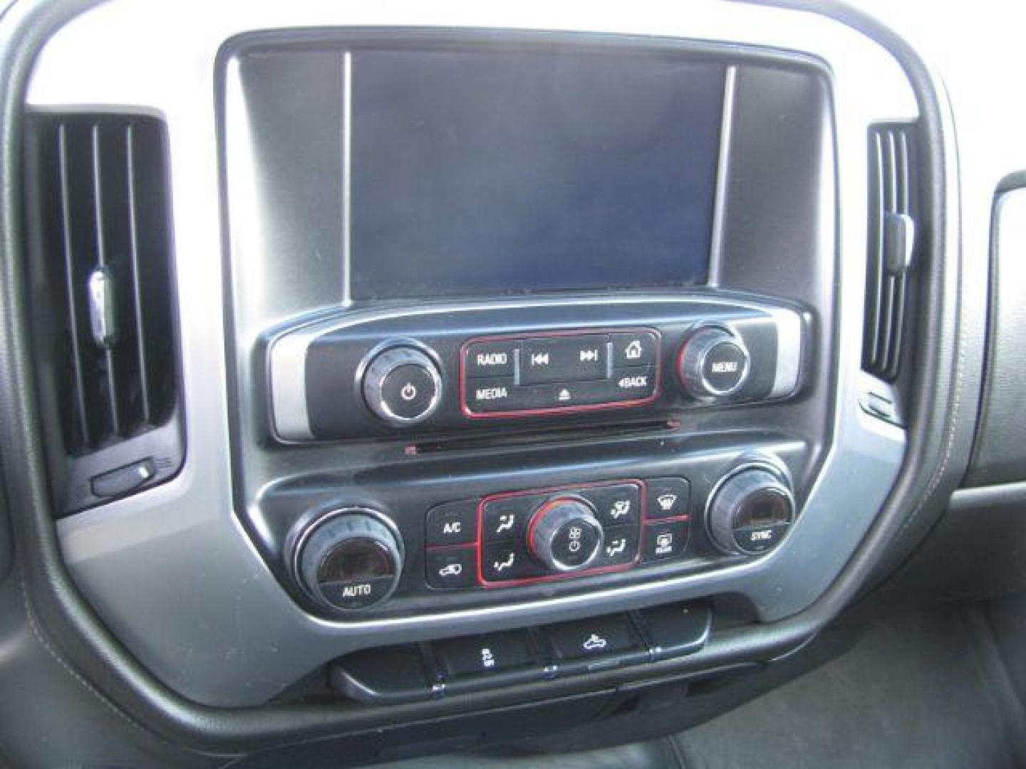2015 Silver GMC Sierra 1500 SLE Crew Cab Short Box 2WD (3GTP1UEC0FG) with an 5.3L V8 OHV 16V engine, 6-Speed Automatic transmission, located at 2443 Albert Pike, Hot Springs, AR, 71913, (501) 623-6255, 34.492222, -93.109993 - Photo#10