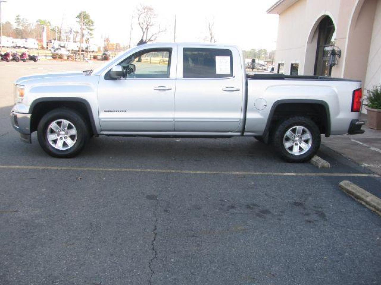 2015 Silver GMC Sierra 1500 SLE Crew Cab Short Box 2WD (3GTP1UEC0FG) with an 5.3L V8 OHV 16V engine, 6-Speed Automatic transmission, located at 2443 Albert Pike, Hot Springs, AR, 71913, (501) 623-6255, 34.492222, -93.109993 - Photo#1