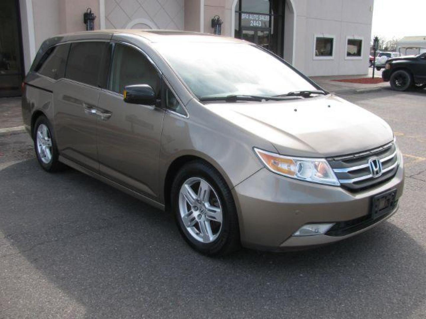2013 Tan Honda Odyssey Touring | Touring Elite (5FNRL5H90DB) with an 3.5L V-6 i-VTEC variable valve control engine, located at 2443 Albert Pike, Hot Springs, AR, 71913, (501) 623-6255, 34.492222, -93.109993 - Photo#5