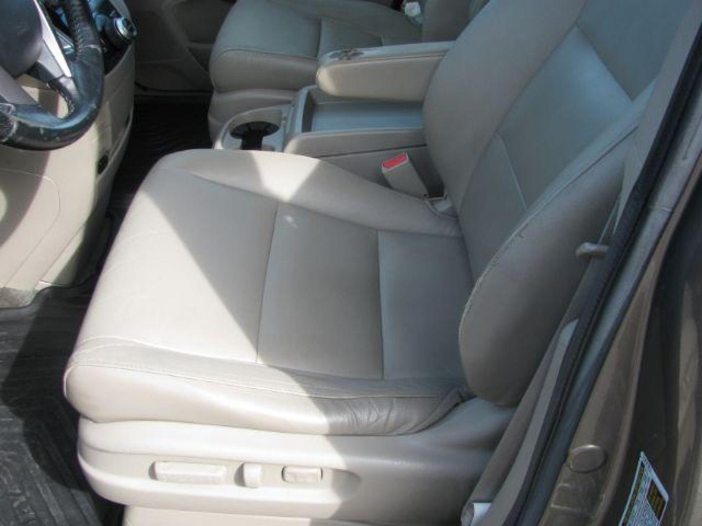 2013 Tan Honda Odyssey Touring | Touring Elite (5FNRL5H90DB) with an 3.5L V-6 i-VTEC variable valve control engine, located at 2443 Albert Pike, Hot Springs, AR, 71913, (501) 623-6255, 34.492222, -93.109993 - Photo#8
