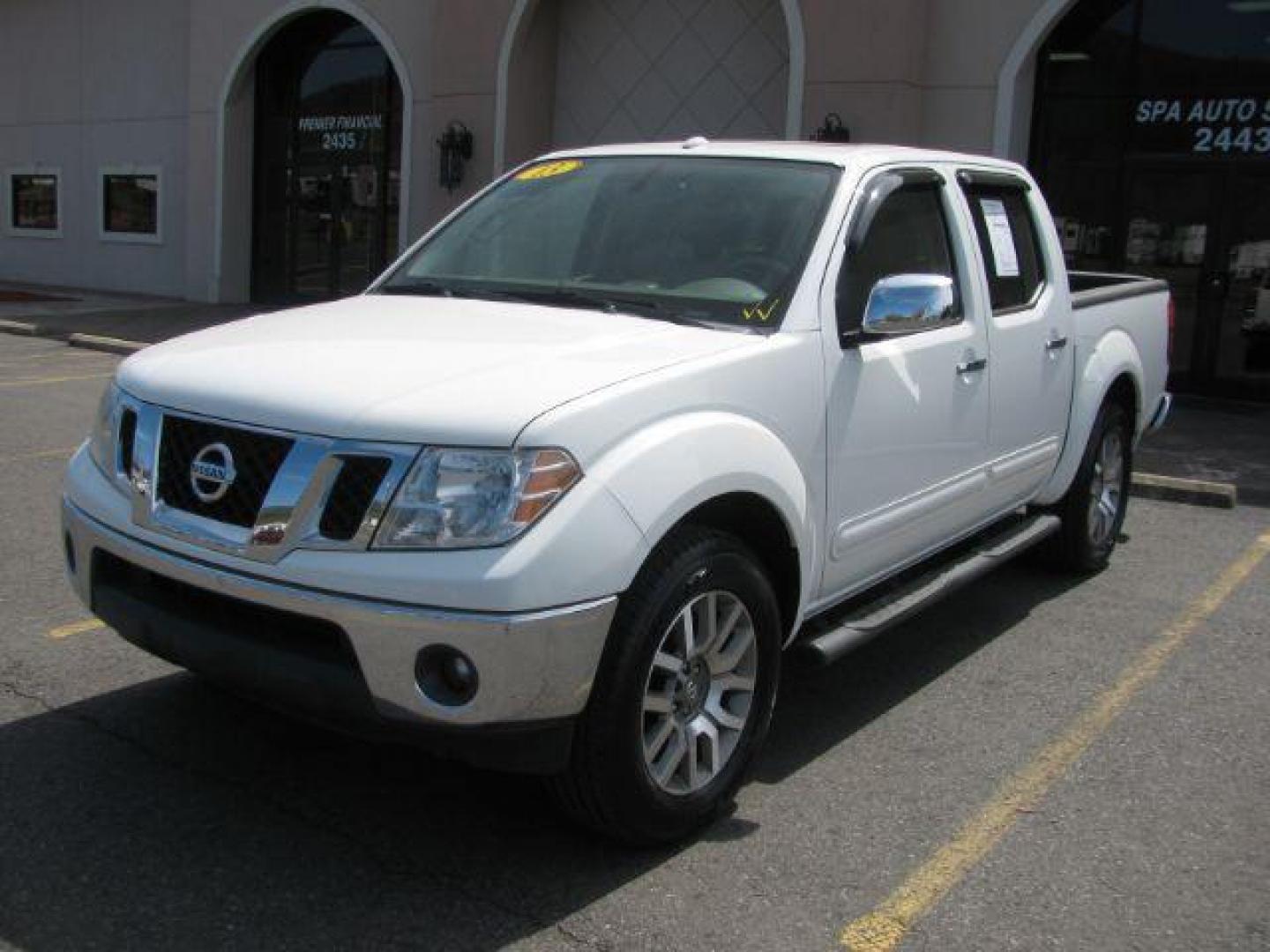 2013 White Nissan Frontier SL (1N6AD0ER7DN) with an VQ 4L V-6 DOHC engine, located at 2443 Albert Pike, Hot Springs, AR, 71913, (501) 623-6255, 34.492222, -93.109993 - Photo#0