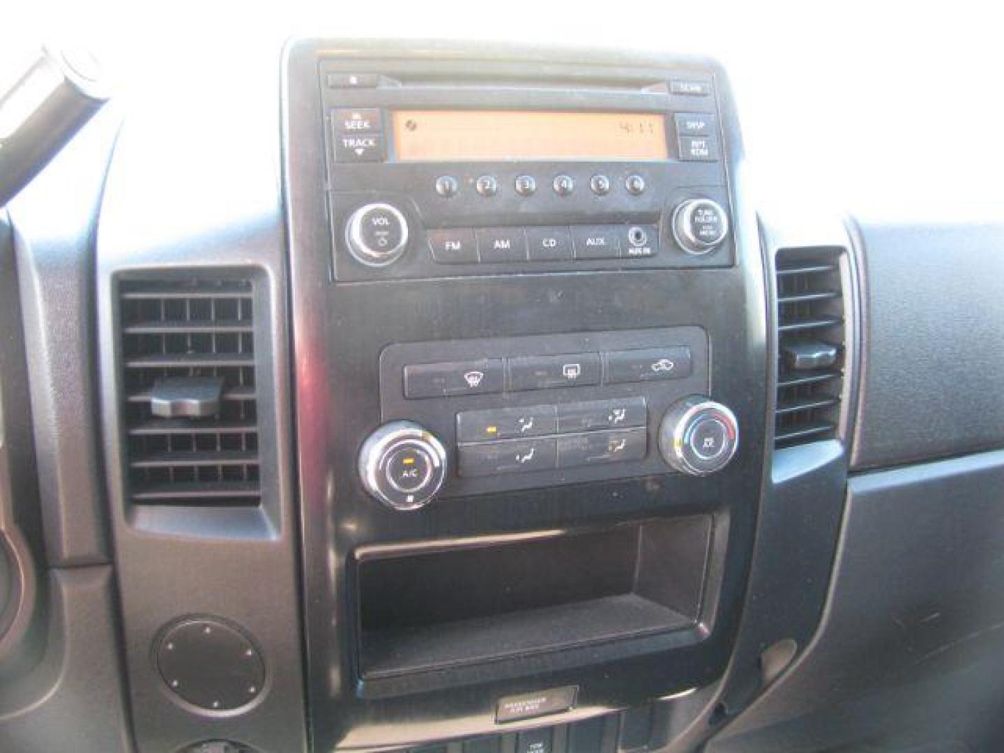 2014 Maroon Nissan Titan SV Crew Cab 2WD (1N6BA0EKXEN) with an 5.6L V8 DOHC 32V FFV engine, 5-Speed Automatic transmission, located at 2443 Albert Pike, Hot Springs, AR, 71913, (501) 623-6255, 34.492222, -93.109993 - Photo#10