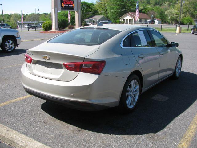 2016 Tan Chevrolet Malibu 1LT (1G1ZE5ST9GF) with an ECOTEC 1.5L I-4 gasoline direct injection engine, located at 2443 Albert Pike, Hot Springs, AR, 71913, (501) 623-6255, 34.492222, -93.109993 - Photo#3