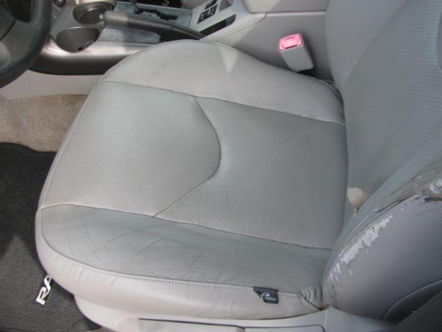 2011 Blue Toyota RAV4 Base (JTMZF4DV6B5) , automatic transmission, located at 2443 Albert Pike, Hot Springs, AR, 71913, (501) 623-6255, 34.492222, -93.109993 - Photo#8