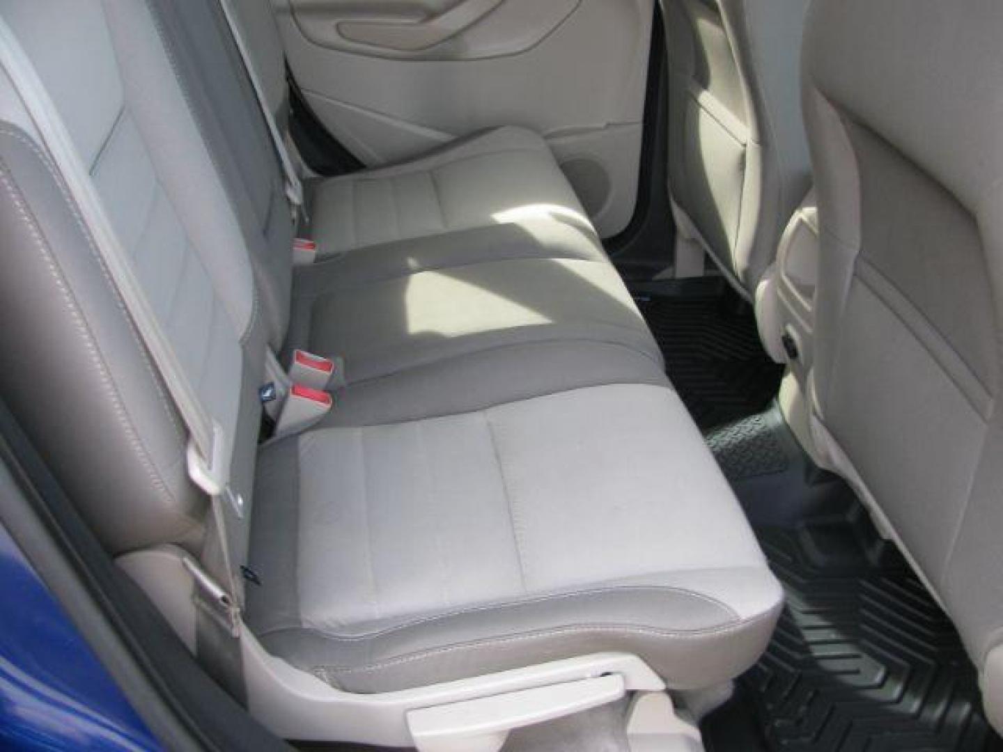 2013 Blue Ford Escape SE (1FMCU0G9XDU) with an EcoBoost 1.6L I-4 gasoline direct injection engine, located at 2443 Albert Pike, Hot Springs, AR, 71913, (501) 623-6255, 34.492222, -93.109993 - Photo#7