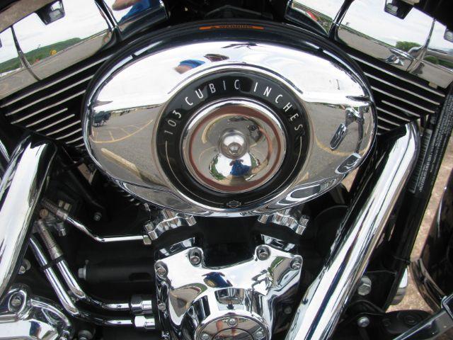 2015 Black Harley-Davidson Heritage Softail Classic Heritage (1HD1BWV15FB) with an 1690 cc engine, Manual transmission, located at 2443 Albert Pike, Hot Springs, AR, 71913, (501) 623-6255, 34.492222, -93.109993 - Photo#4