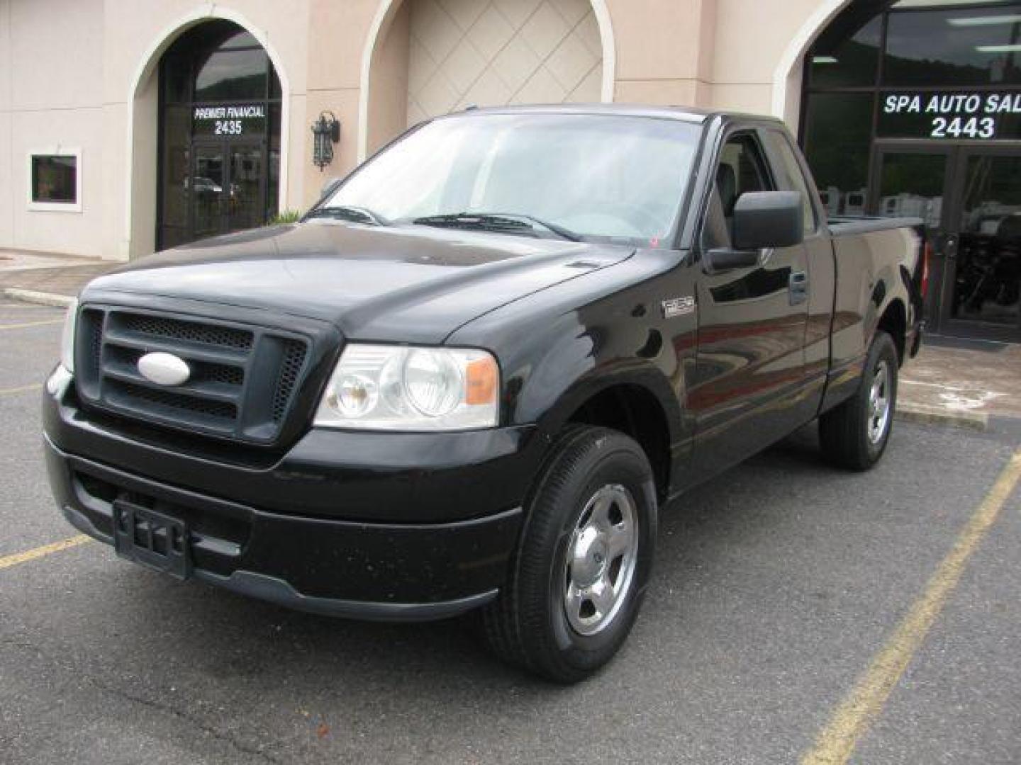 2008 Black Ford F-150 STX 2WD (1FTRF12228K) with an 4.2L V6 OHV 12V engine, located at 2443 Albert Pike, Hot Springs, AR, 71913, (501) 623-6255, 34.492222, -93.109993 - Photo#0
