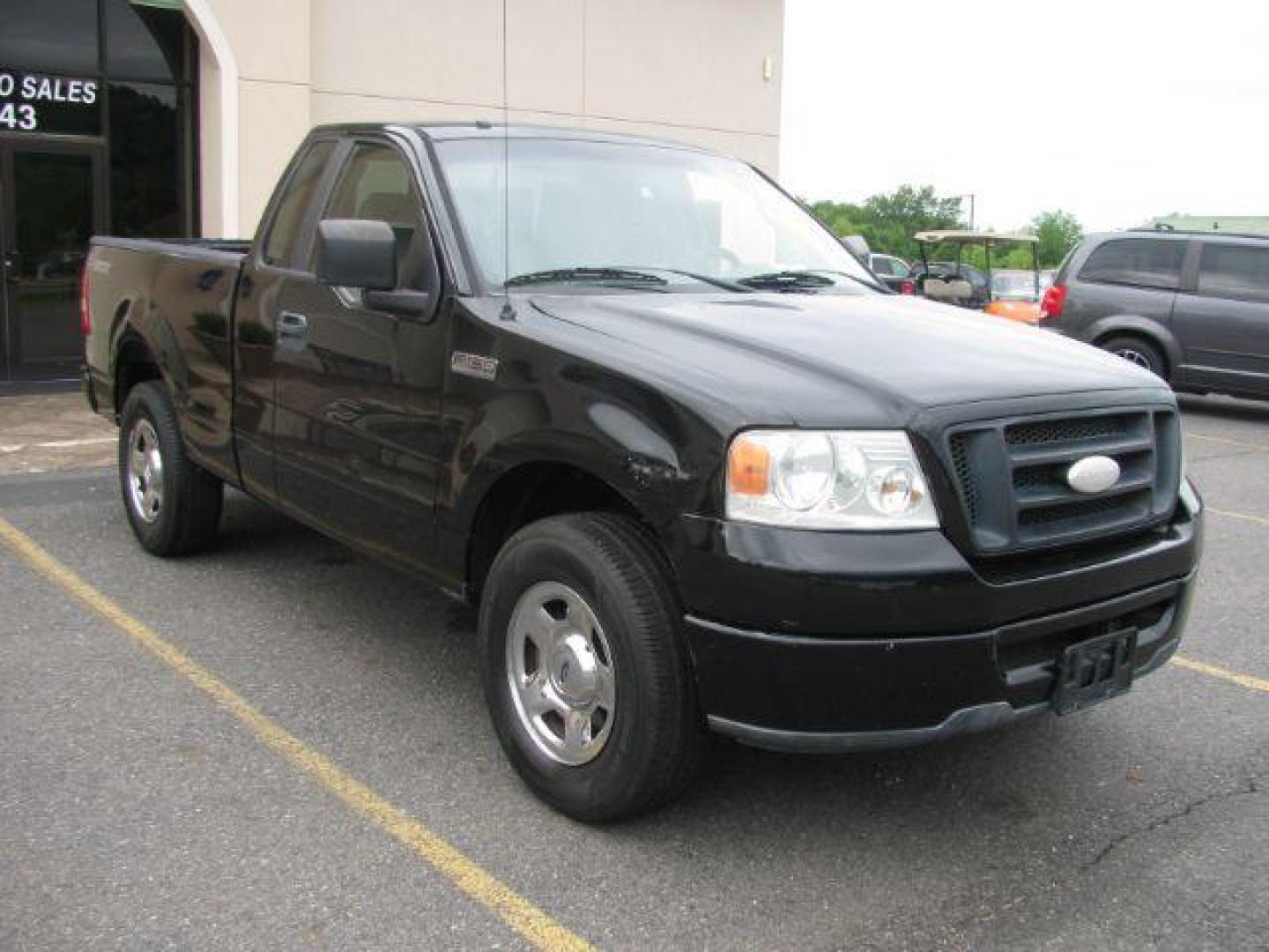 2008 Black Ford F-150 STX 2WD (1FTRF12228K) with an 4.2L V6 OHV 12V engine, located at 2443 Albert Pike, Hot Springs, AR, 71913, (501) 623-6255, 34.492222, -93.109993 - Photo#6
