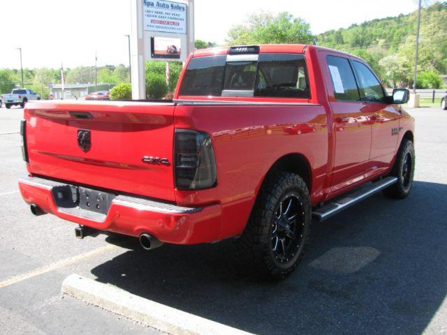 2016 Red Ram 1500 Sport (1C6RR7MT9GS) with an HEMI 5.7L V-8 variable valve control engine, located at 2443 Albert Pike, Hot Springs, AR, 71913, (501) 623-6255, 34.492222, -93.109993 - Photo#4