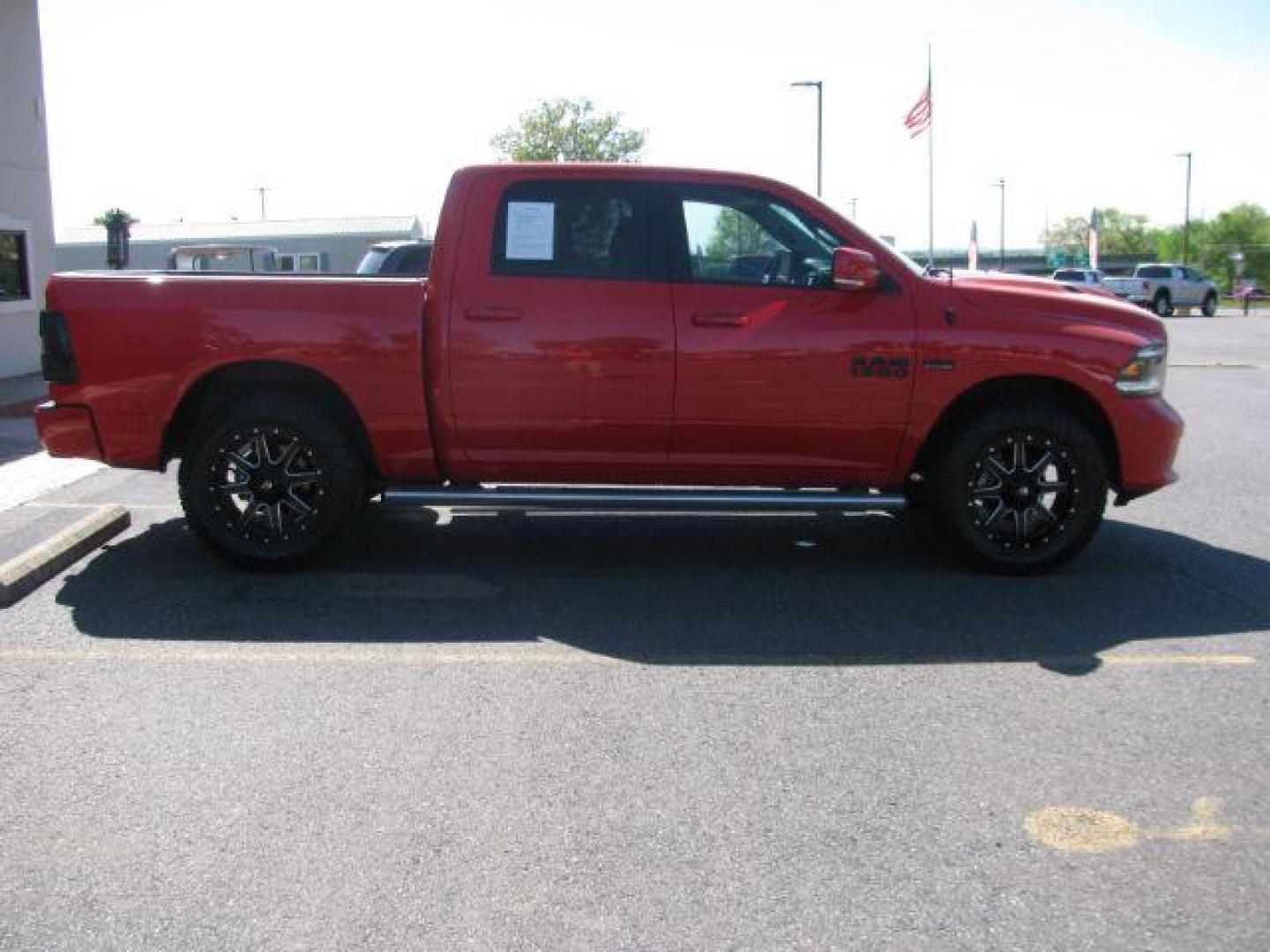 2016 Red Ram 1500 Sport (1C6RR7MT9GS) with an HEMI 5.7L V-8 variable valve control engine, located at 2443 Albert Pike, Hot Springs, AR, 71913, (501) 623-6255, 34.492222, -93.109993 - Photo#5