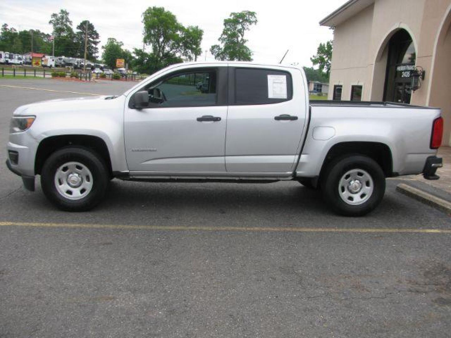 2019 Silver Chevrolet Colorado WT (1GCGSBEAXK1) with an 2.5L I-4 gasoline direct injection engine, Automatic transmission, located at 2443 Albert Pike, Hot Springs, AR, 71913, (501) 623-6255, 34.492222, -93.109993 - Photo#1