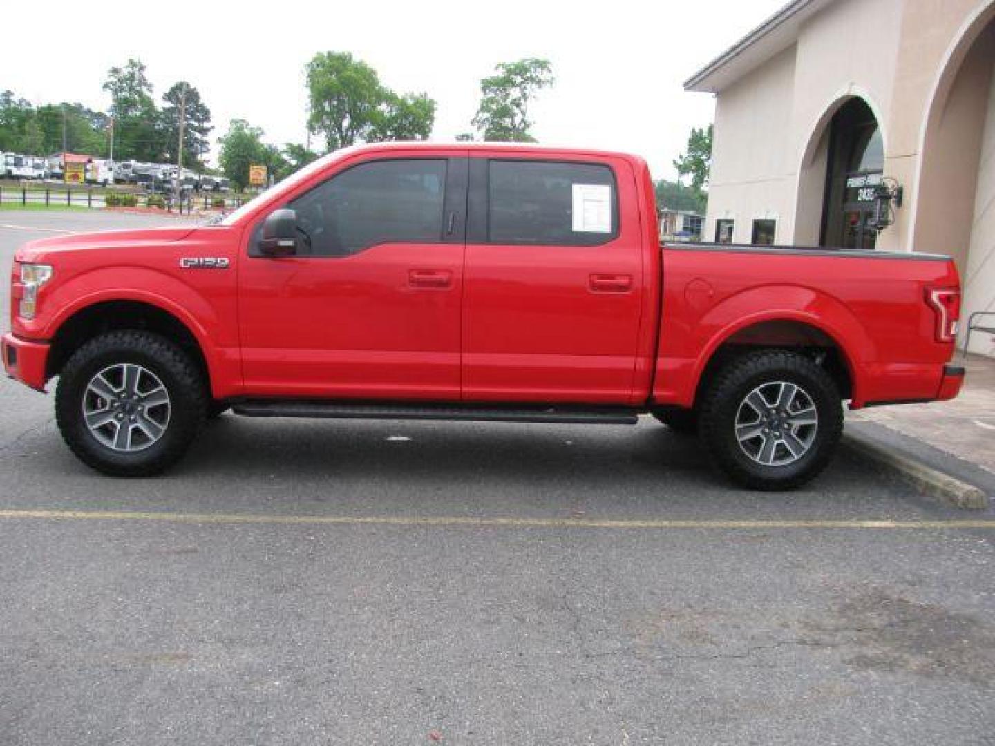 2016 Red Ford F-150 XLT (1FTEW1EP2GK) with an EcoBoost 2.7L V-6 gasoline direct injection engine, Automatic transmission, located at 2443 Albert Pike, Hot Springs, AR, 71913, (501) 623-6255, 34.492222, -93.109993 - Photo#1