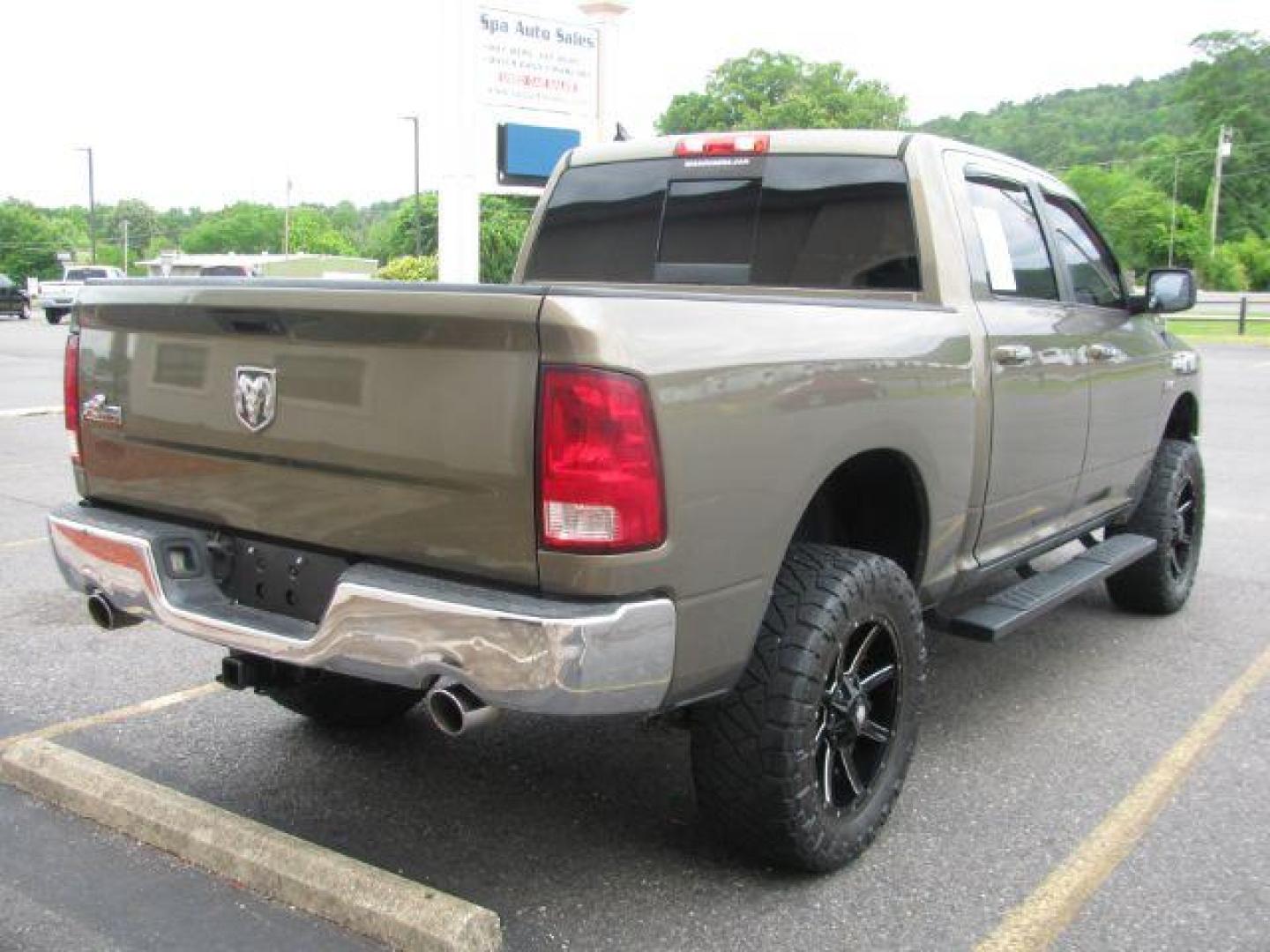 2013 Tan Ram 1500 Big Horn (1C6RR6LT0DS) with an HEMI 5.7L V-8 variable valve control engine, located at 2443 Albert Pike, Hot Springs, AR, 71913, (501) 623-6255, 34.492222, -93.109993 - Photo#4