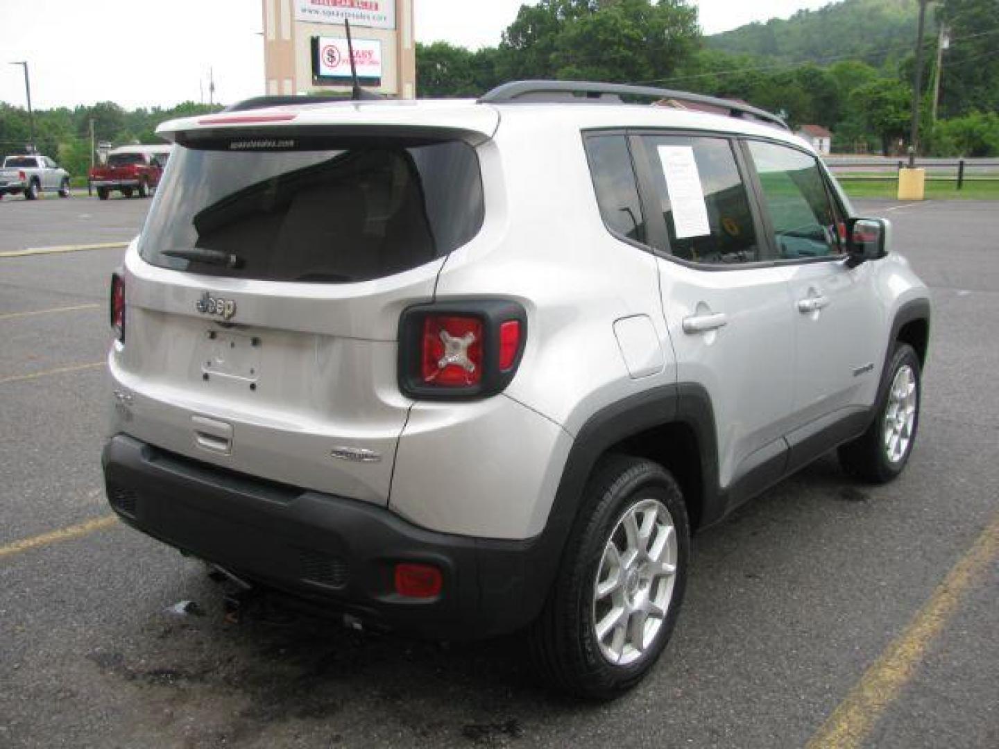 2020 Silver Jeep Renegade Latitude 4X4 (ZACNJBBB5LP) with an Tigershark MultiAir 2.4L I-4 variable valve contro engine, Automatic transmission, located at 2443 Albert Pike, Hot Springs, AR, 71913, (501) 623-6255, 34.492222, -93.109993 - Photo#3