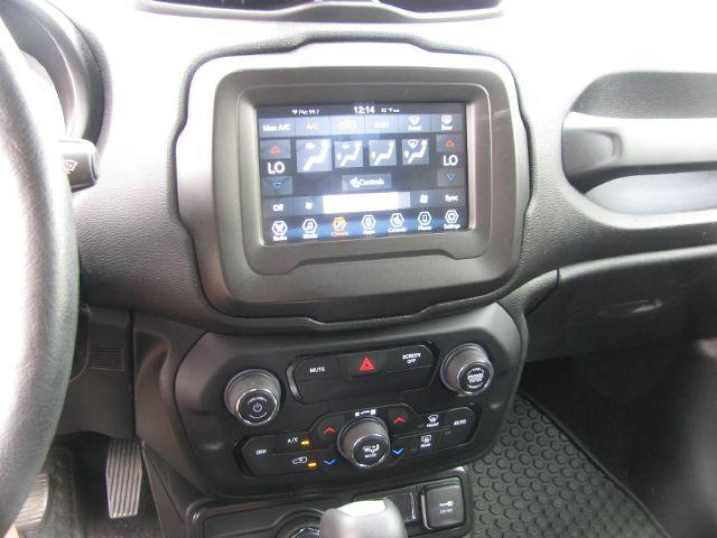 2020 Silver Jeep Renegade Latitude 4X4 (ZACNJBBB5LP) with an Tigershark MultiAir 2.4L I-4 variable valve contro engine, Automatic transmission, located at 2443 Albert Pike, Hot Springs, AR, 71913, (501) 623-6255, 34.492222, -93.109993 - Photo#9