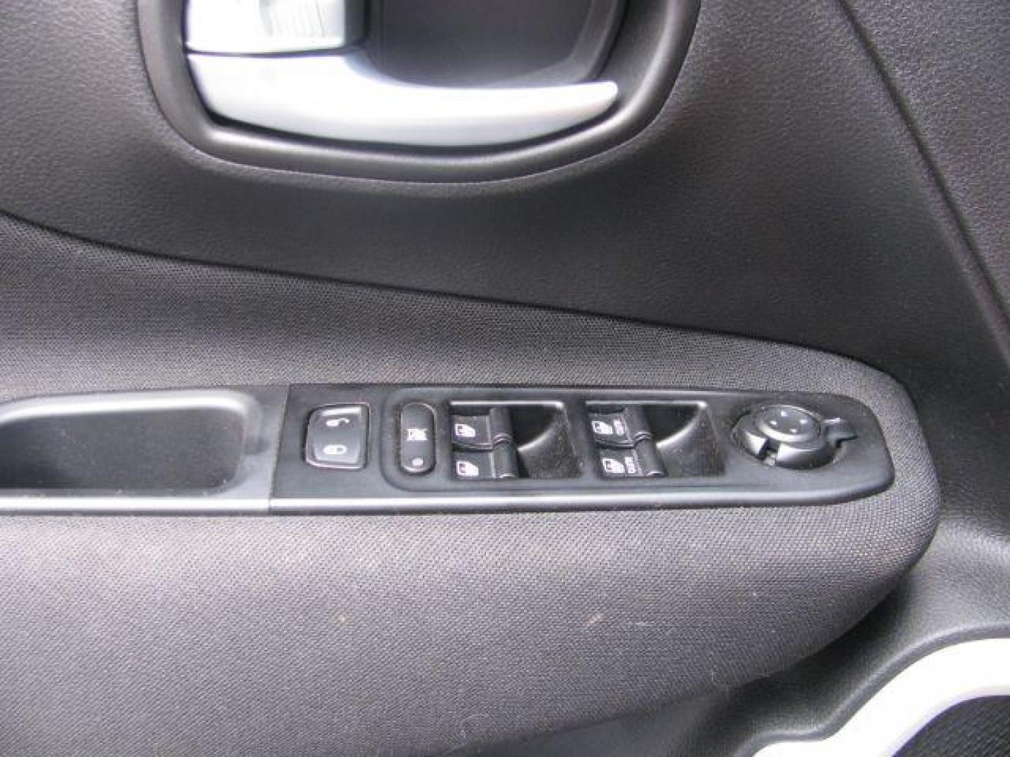 2020 Silver Jeep Renegade Latitude 4X4 (ZACNJBBB5LP) with an Tigershark MultiAir 2.4L I-4 variable valve contro engine, Automatic transmission, located at 2443 Albert Pike, Hot Springs, AR, 71913, (501) 623-6255, 34.492222, -93.109993 - Photo#10
