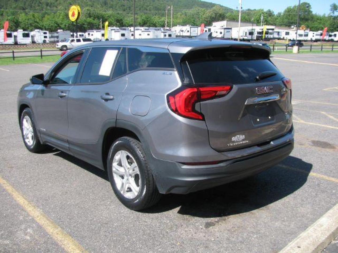 2018 Gray GMC Terrain SLE (3GKALMEV2JL) with an 1.5L I-4 gasoline direct injection engine, Automatic transmission, located at 2443 Albert Pike, Hot Springs, AR, 71913, (501) 623-6255, 34.492222, -93.109993 - Photo#2