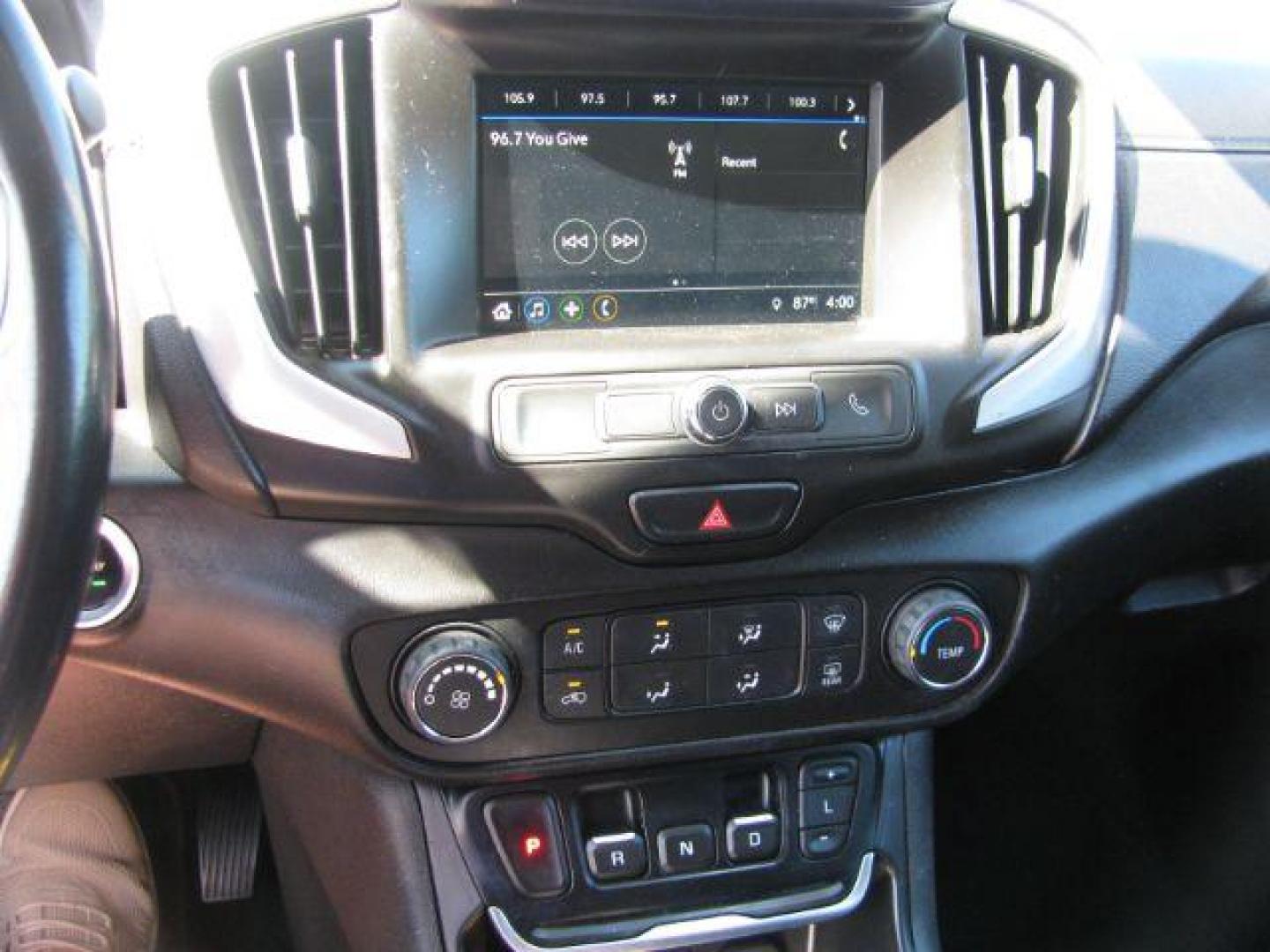 2018 Gray GMC Terrain SLE (3GKALMEV2JL) with an 1.5L I-4 gasoline direct injection engine, Automatic transmission, located at 2443 Albert Pike, Hot Springs, AR, 71913, (501) 623-6255, 34.492222, -93.109993 - Photo#9