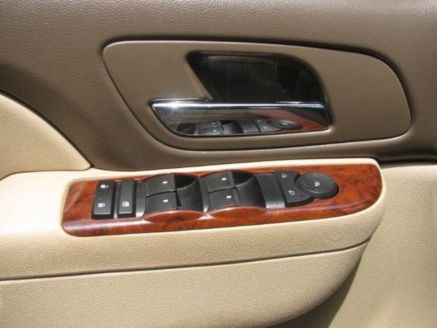 2011 Brown Chevrolet Suburban 1500 LS (1GNSCHE0XBR) with an Vortec 5.3L V-8 variable valve control engine, Automatic transmission, located at 2443 Albert Pike, Hot Springs, AR, 71913, (501) 623-6255, 34.492222, -93.109993 - Photo#10