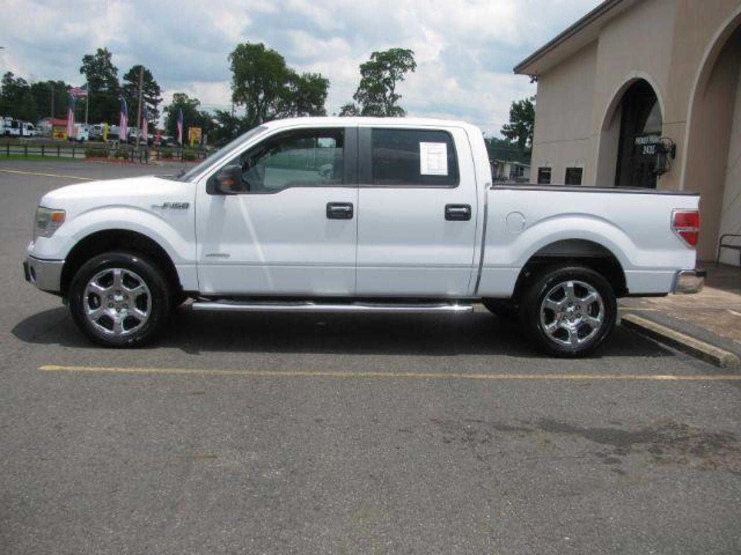 2014 White Ford F-150 XLT (1FTFW1CT7EK) with an EcoBoost 3.5L V-6 gasoline direct injection engine, Automatic transmission, located at 2443 Albert Pike, Hot Springs, AR, 71913, (501) 623-6255, 34.492222, -93.109993 - Photo#1