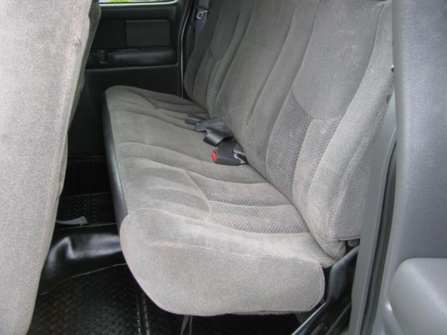 2003 White Chevrolet Silverado 3500 LS (1GCJC39153E) with an Duramax 6.6L V-8 diesel direct injection engine, Automatic transmission, located at 2443 Albert Pike, Hot Springs, AR, 71913, (501) 623-6255, 34.492222, -93.109993 - Photo#8